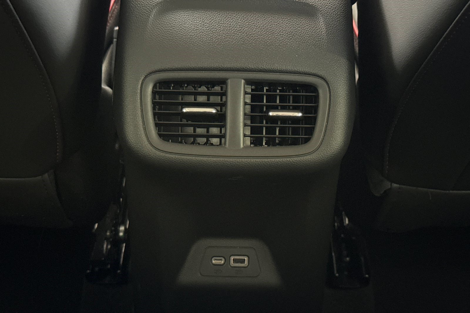 Used 2023 Buick Envision Essence w/ Sport Touring Package AWD/4WD image 16