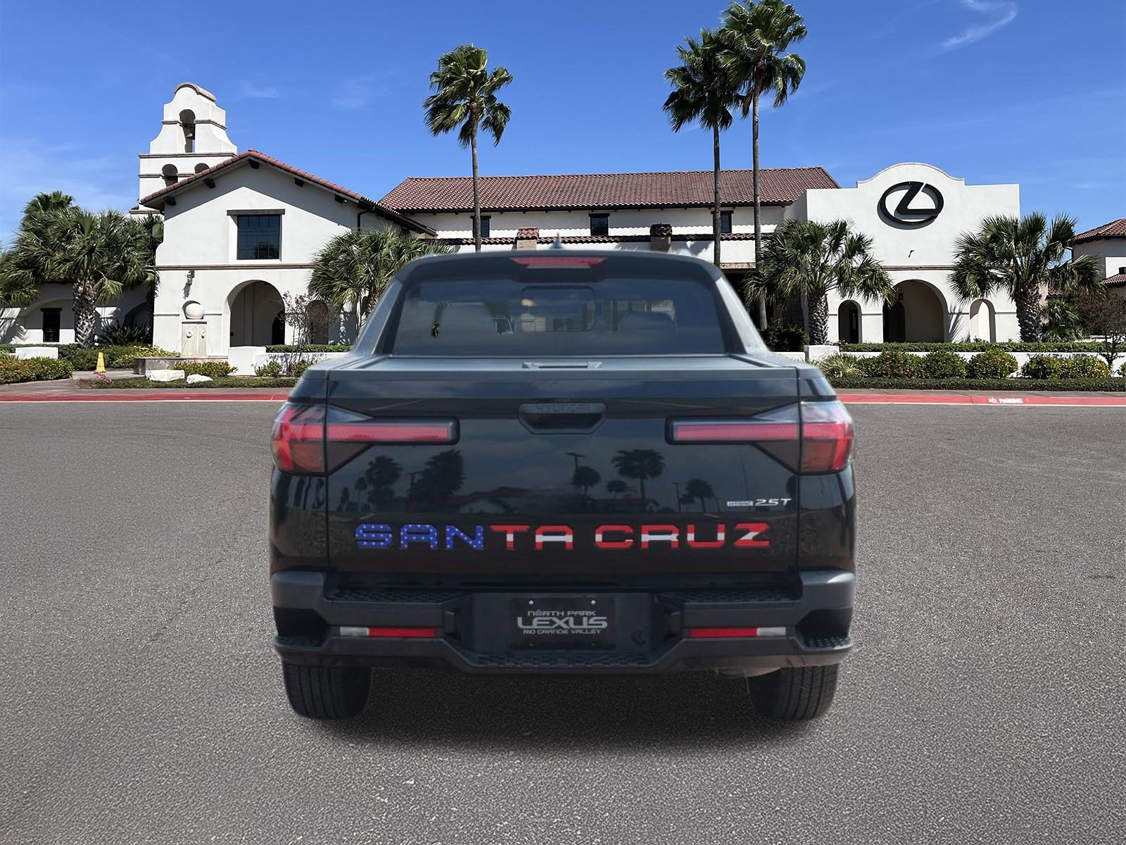 Used 2023 Hyundai Santa Cruz SEL Premium image 3