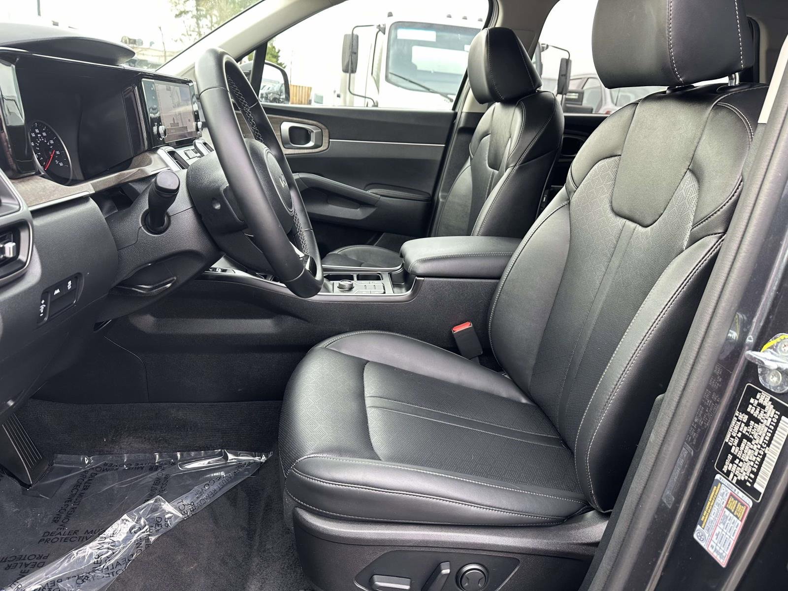 Used 2022 Kia Sorento S image 22