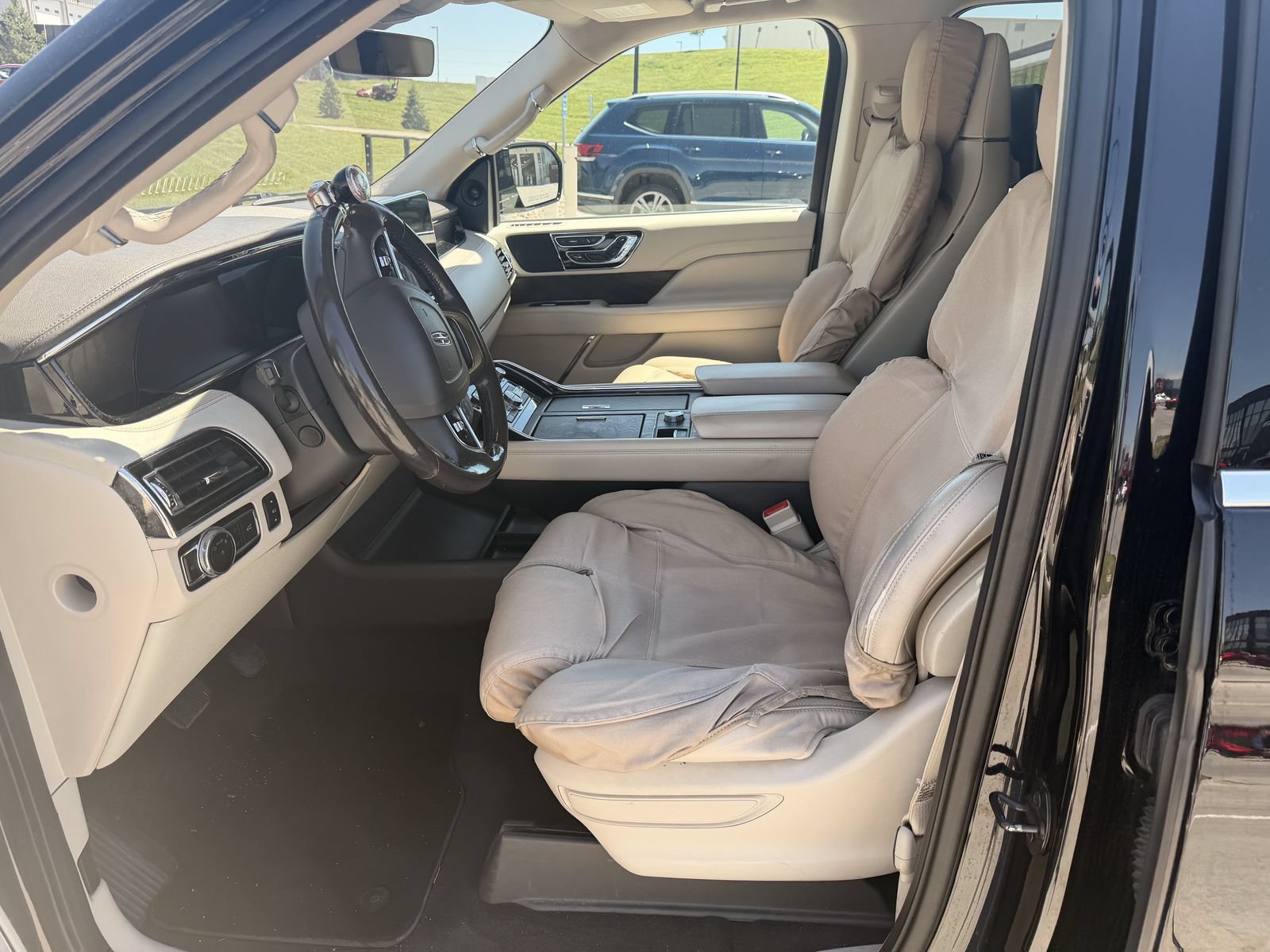 Certified 2019 Lincoln Navigator Reserve w/ Cargo Package AWD/4WD image 5