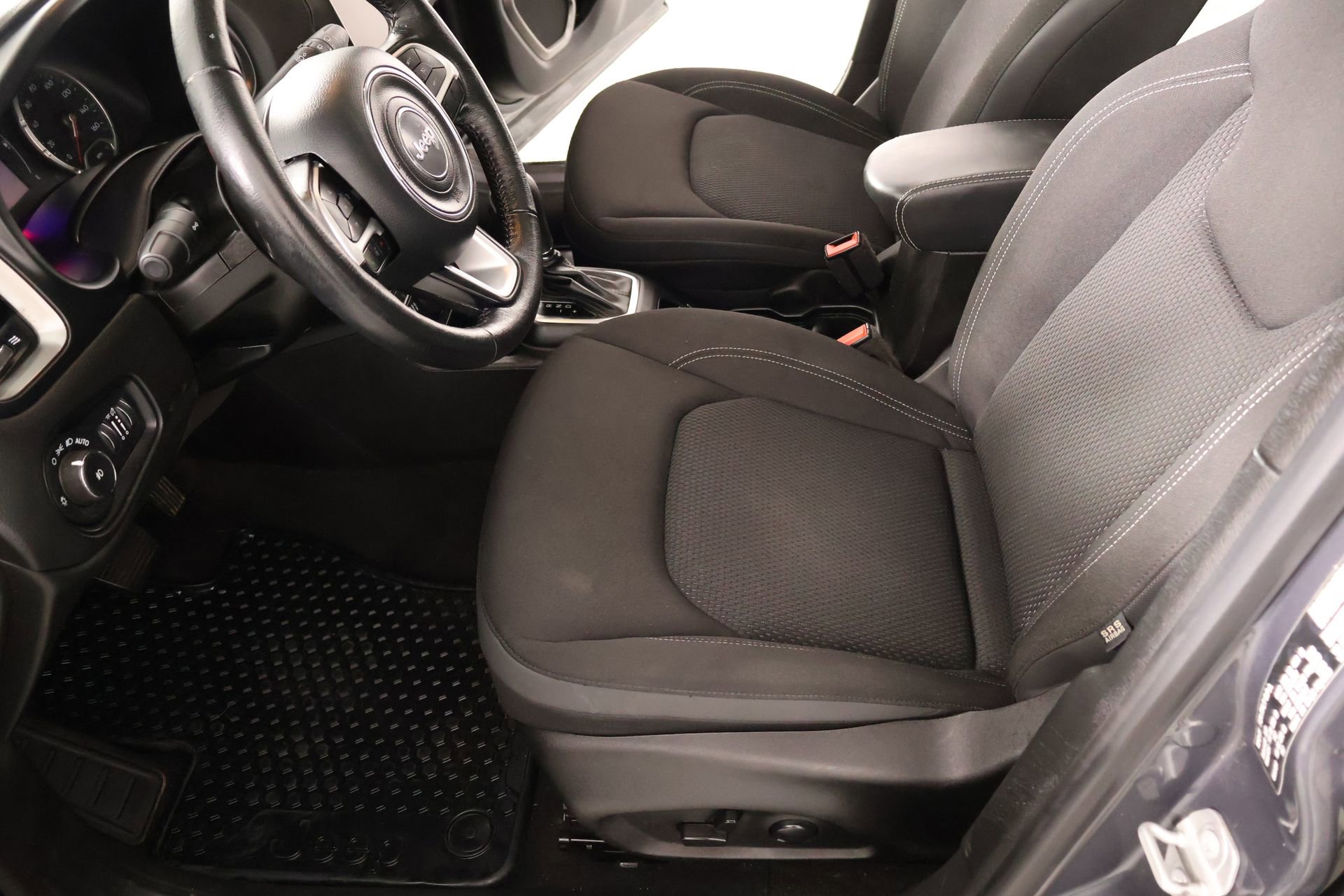 Used 2023 Jeep Renegade Latitude w/ Sun/Sound Group AWD/4WD image 12