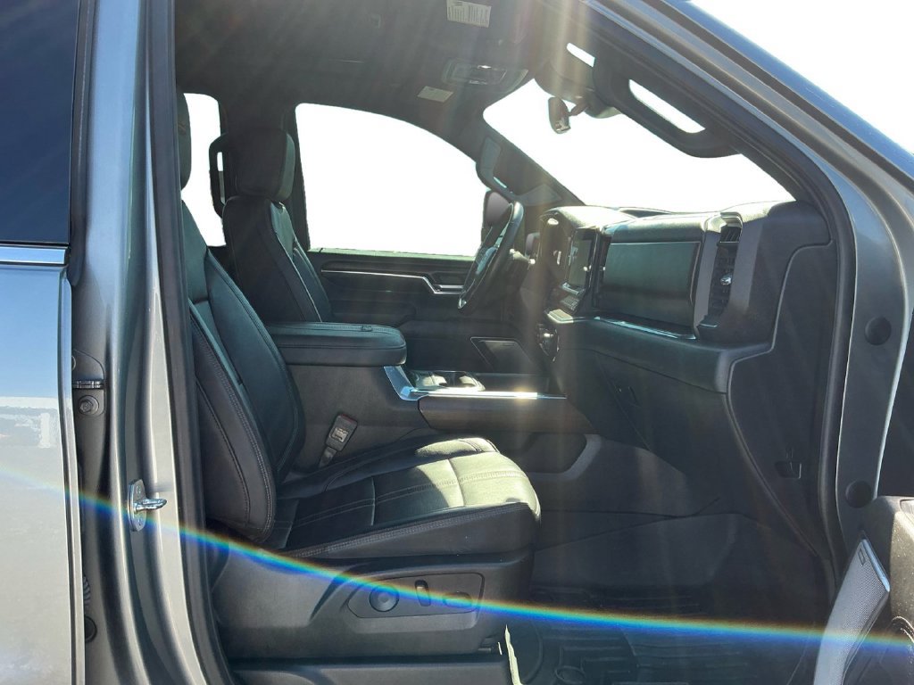 Used 2024 Chevrolet Silverado 2500 High Country w/ High Country Premium Package AWD/4WD image 22