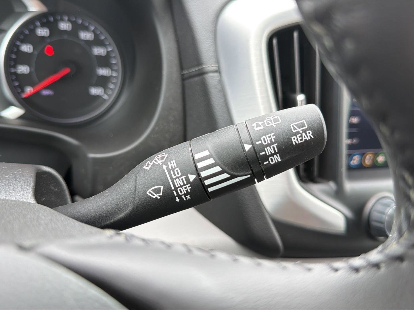 Used 2022 GMC Terrain SLT image 24