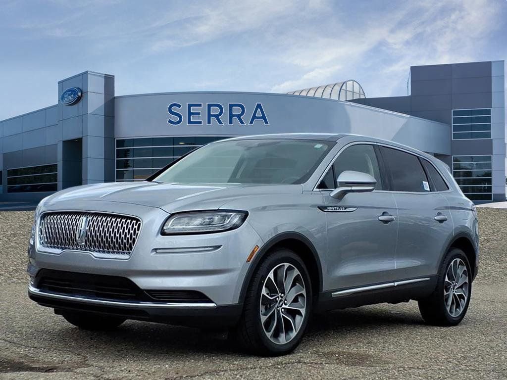 Used 2022 Lincoln Nautilus Reserve image 1