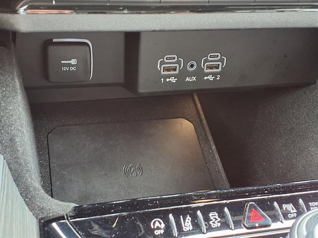 Used 2024 Jeep Wagoneer L Series II w/ Flexible Seating Group image 11