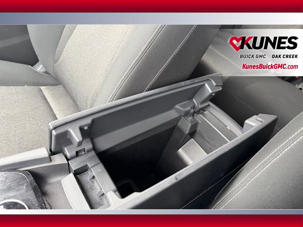 Used 2025 Nissan Rogue SV image 18