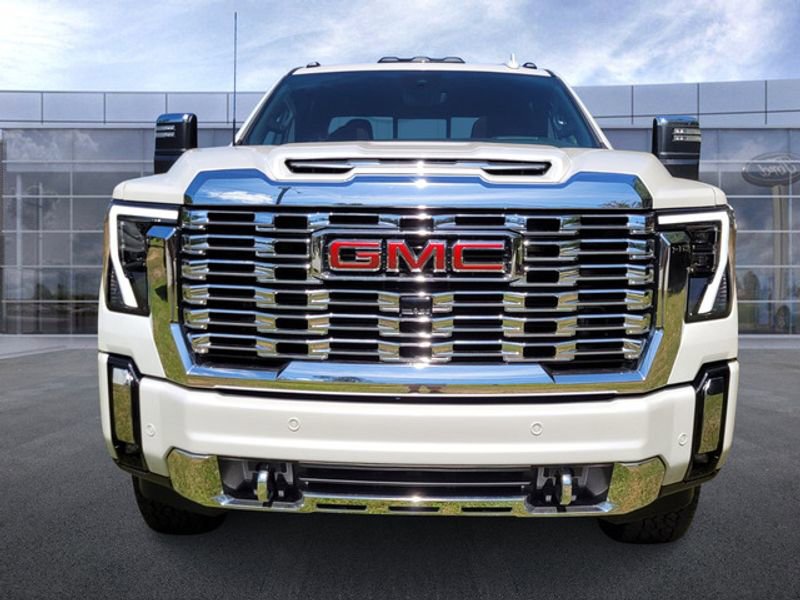 Used 2024 GMC Sierra 2500 Denali w/ Denali Reserve Package image 3