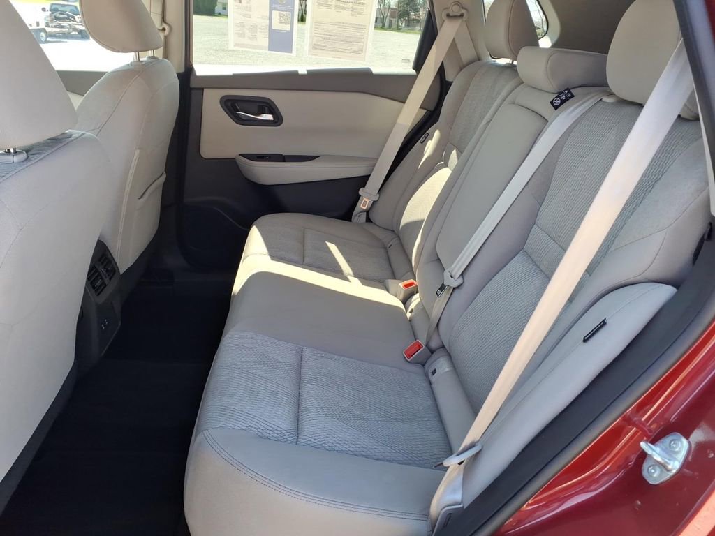 Used 2025 Nissan Rogue SV FWD image 16