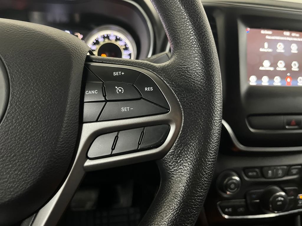 Used 2019 Jeep Cherokee Latitude w/ Popular Appearance Group image 63