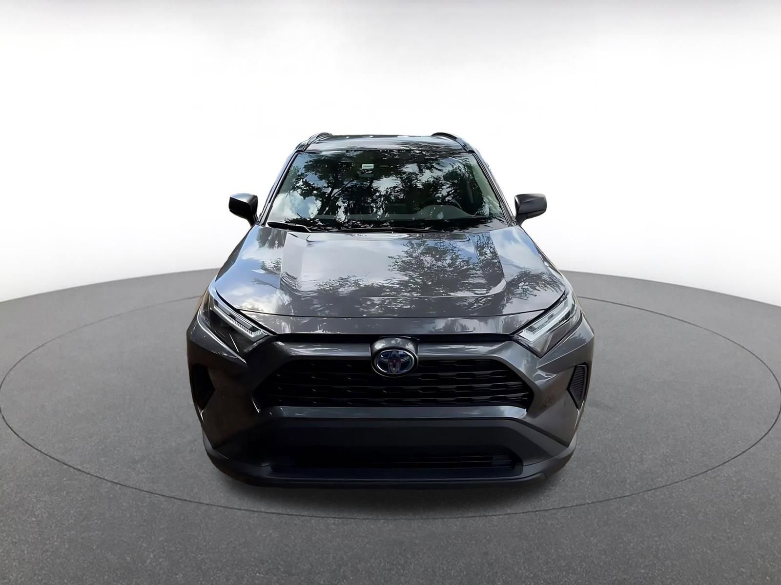 Used 2024 Toyota RAV4 LE AWD/4WD image 4