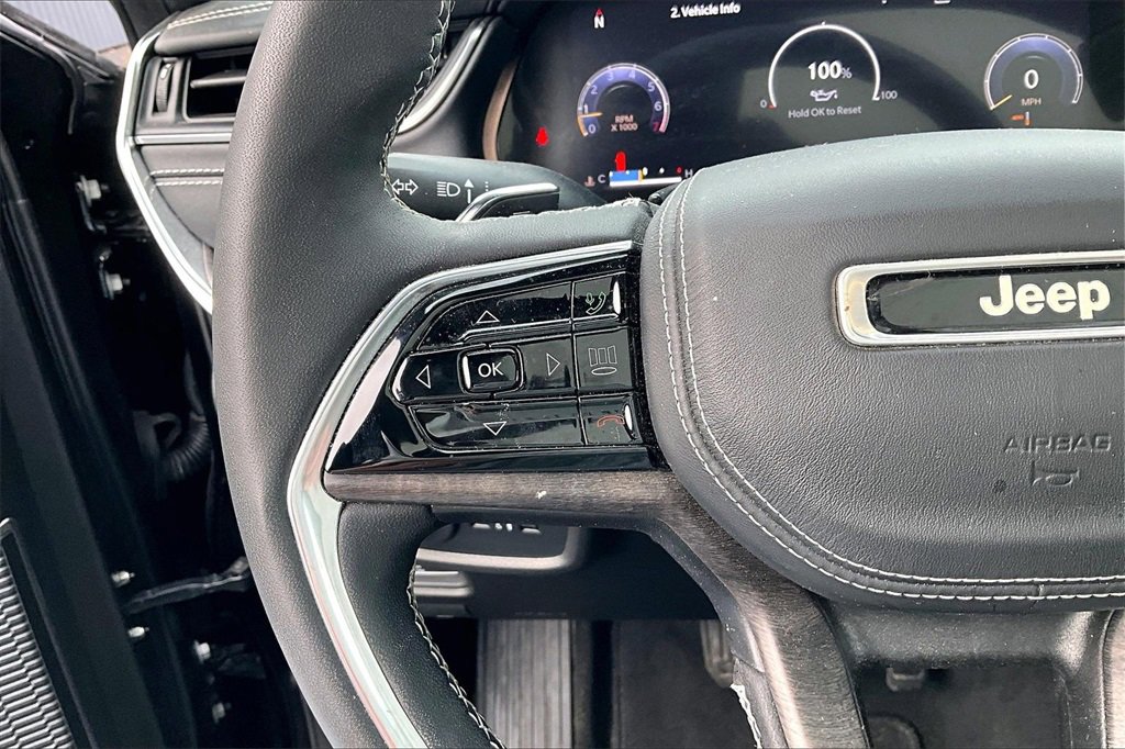 Used 2023 Jeep Grand Cherokee Overland w/ MOPAR Finishing Package image 17