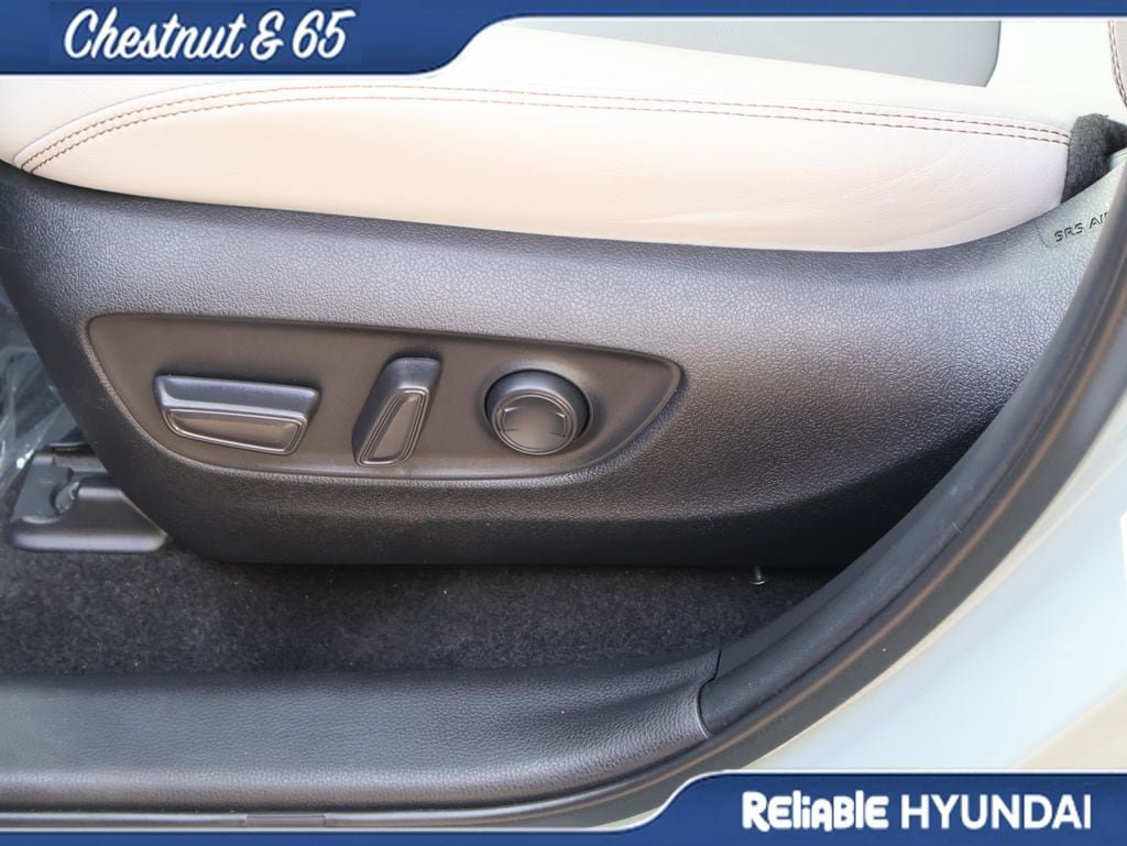 Used 2022 Toyota RAV4 XLE Premium AWD/4WD image 24