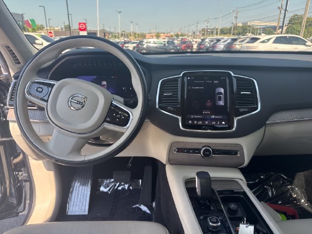 Used 2023 Volvo XC90 B5 Plus w/ Protection Package Premier AWD/4WD image 15