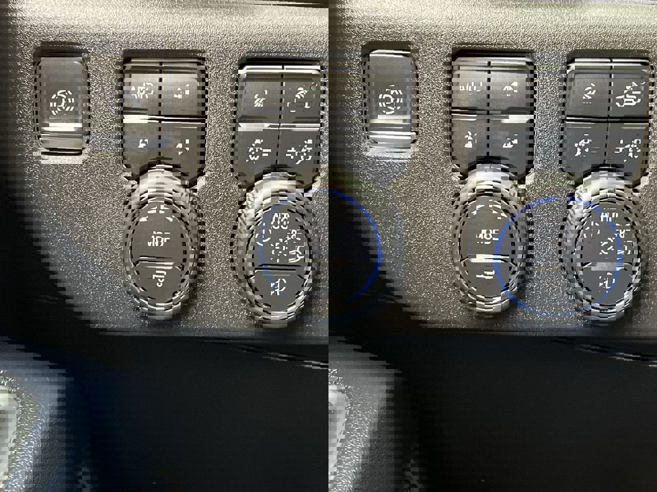 Certified 2024 Chevrolet Silverado 1500 High Country w/ Technology Package image 18