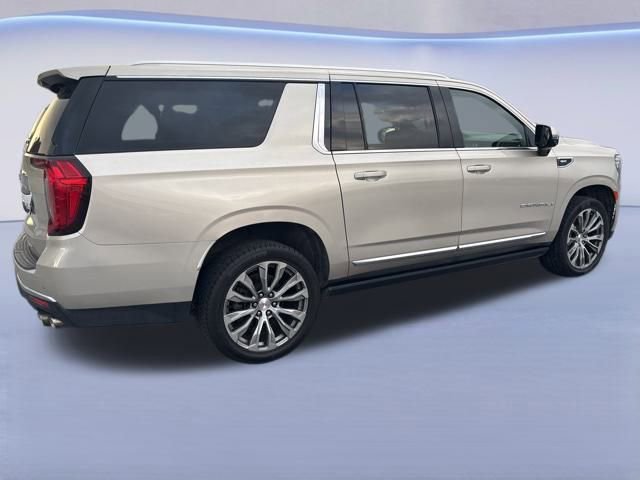 Used 2021 GMC Yukon XL Denali w/ Denali Premium Package image 9