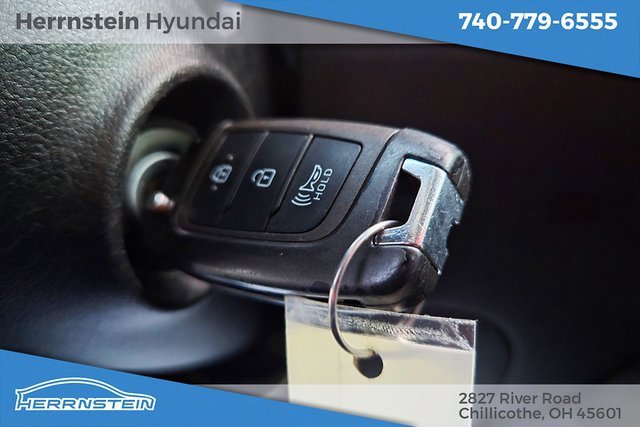 Used 2023 Hyundai Tucson SE image 19