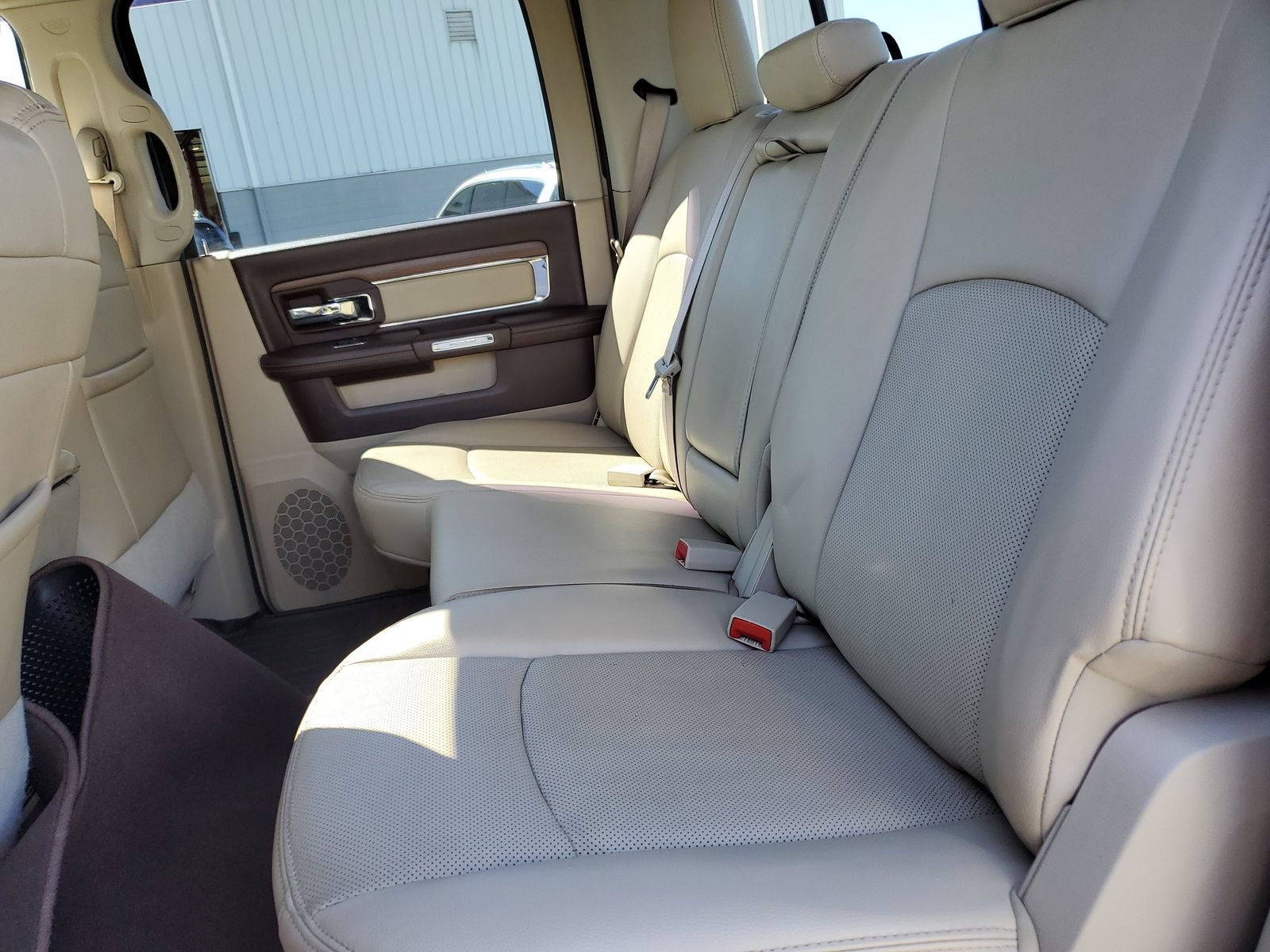 Used 2016 RAM 1500 Laramie w/ Convenience Group AWD/4WD image 12