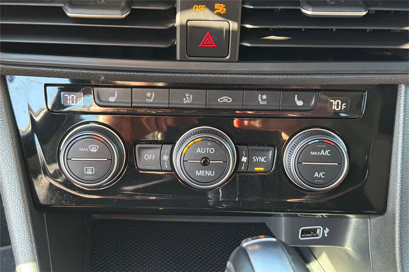 Used 2019 Volkswagen Jetta SEL Premium FWD image 33