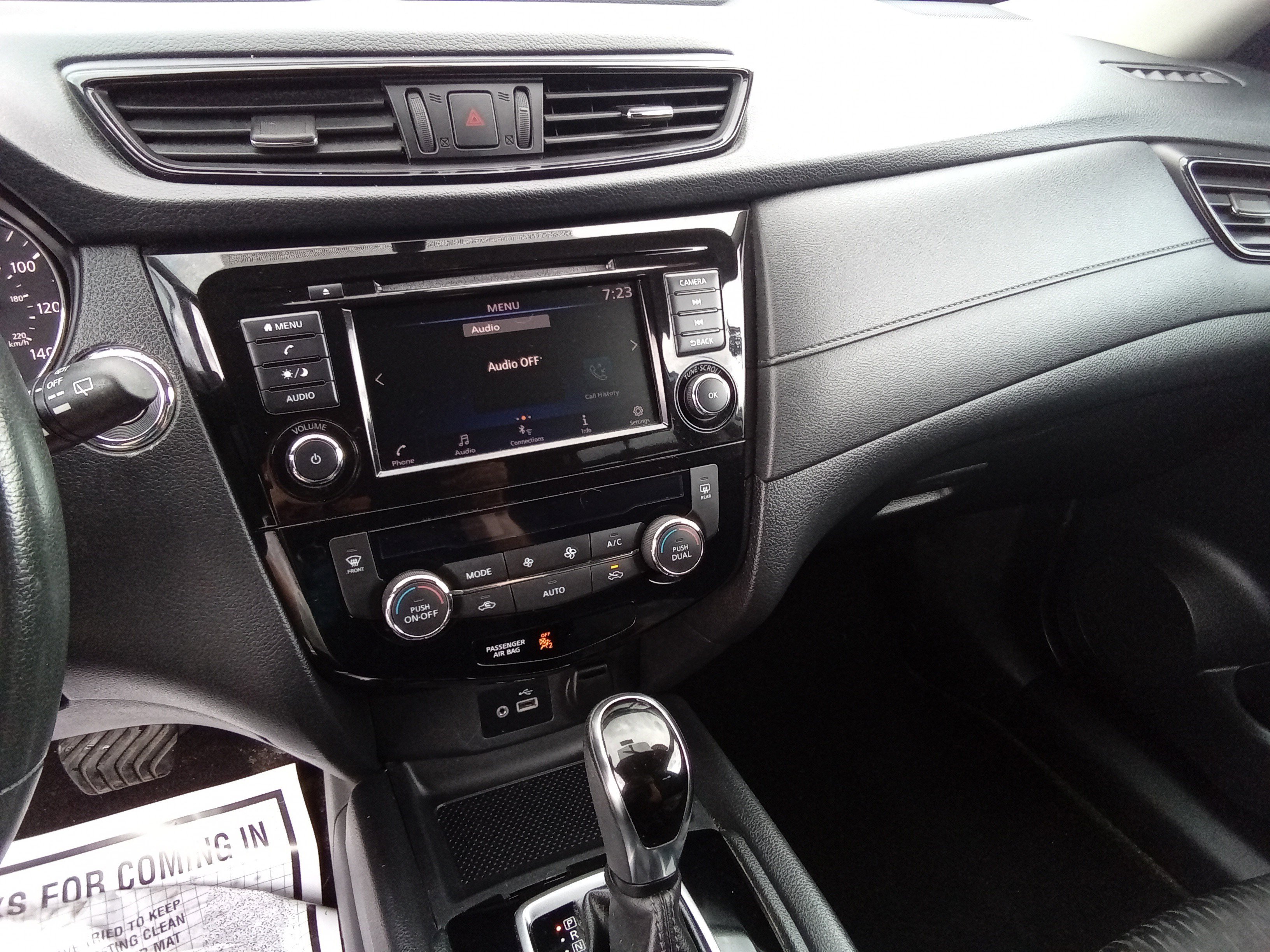 Used 2018 Nissan Rogue SV image 18