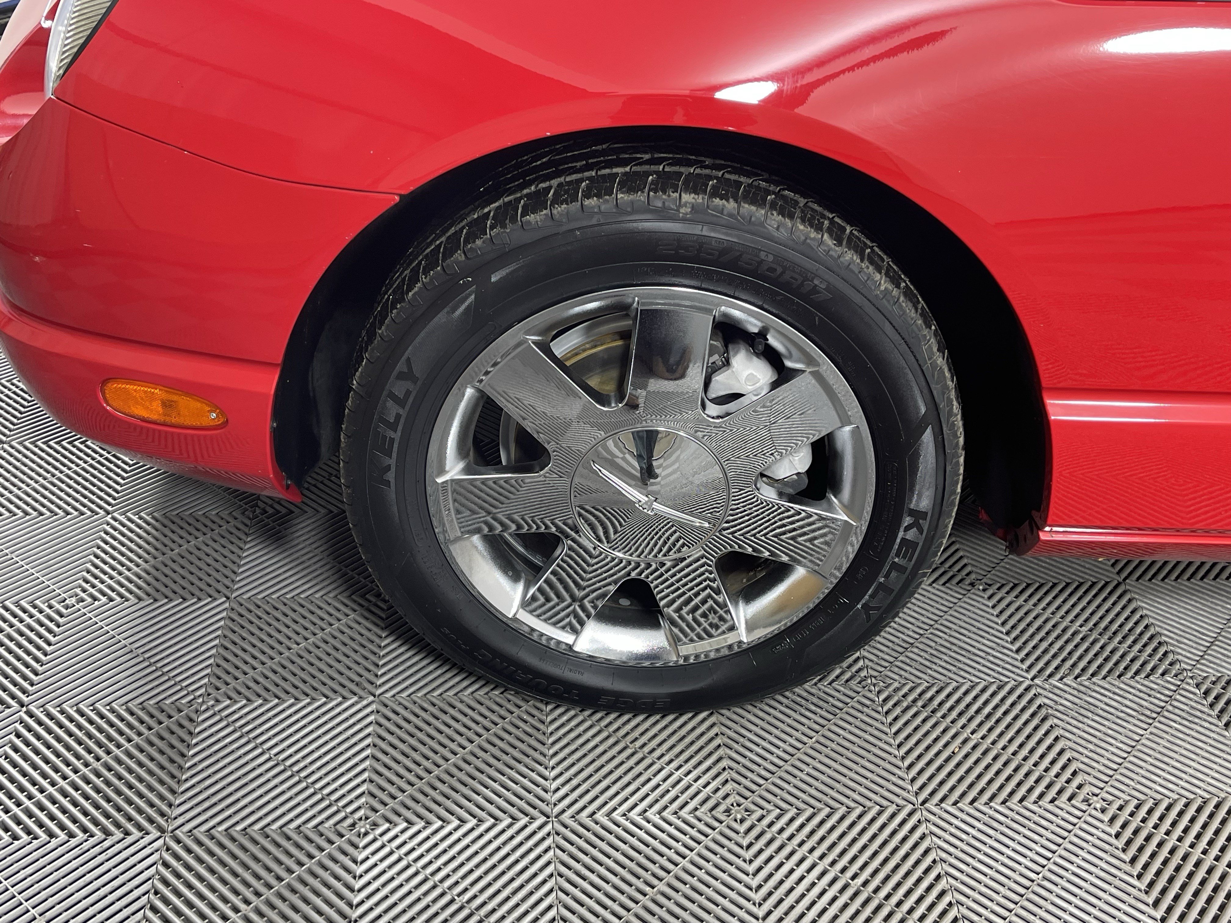 Used 2003 Ford Thunderbird RWD image 9