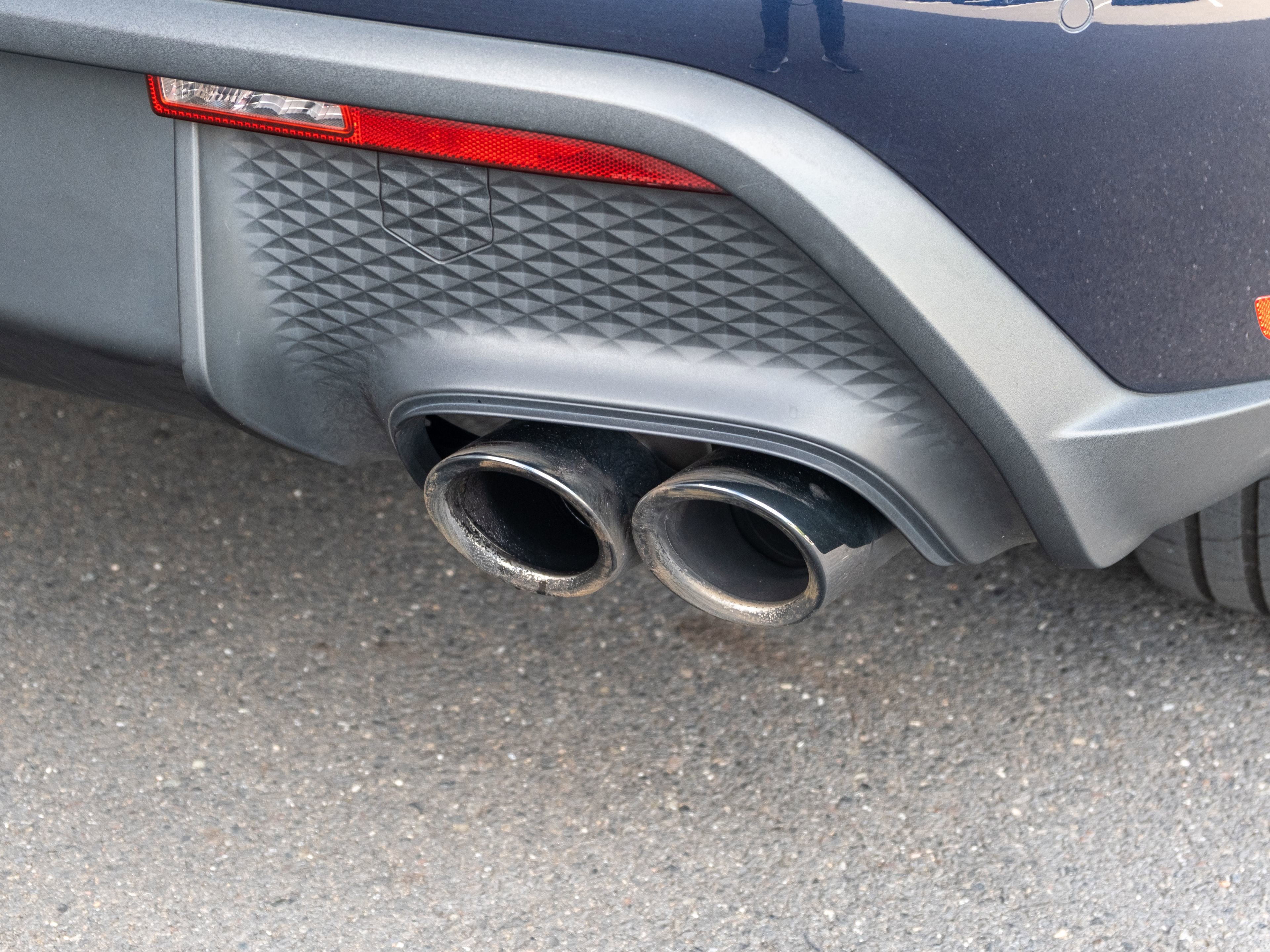Certified 2023 Porsche Macan S AWD/4WD image 22