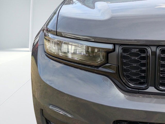 New 2025 Jeep Grand Cherokee L Laredo image 8