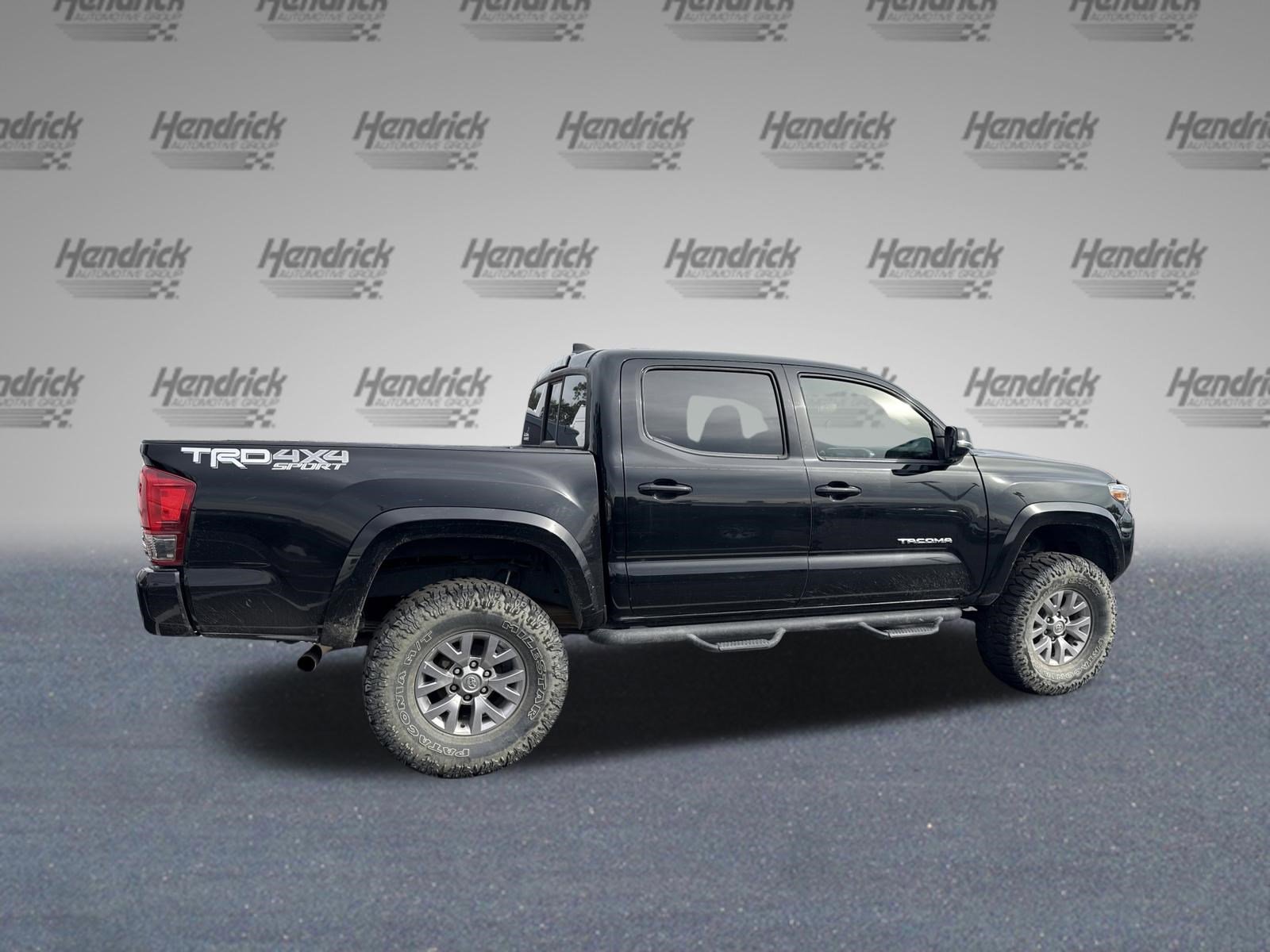 Used 2016 Toyota Tacoma TRD Sport w/ Towing Package image 10