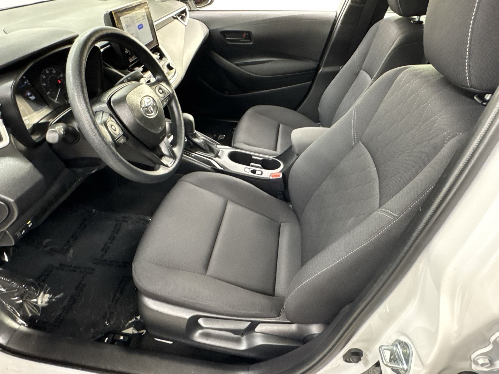Used 2025 Toyota Corolla LE FWD image 16