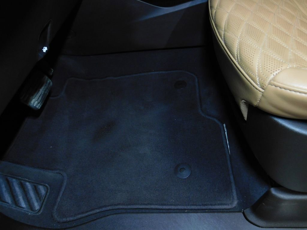 Used 2024 Cadillac Escalade Premium Luxury w/ Touring Package image 32