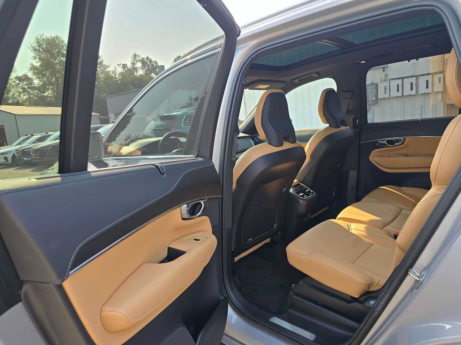 Certified 2023 Volvo XC90 B6 Ultimate AWD/4WD image 16