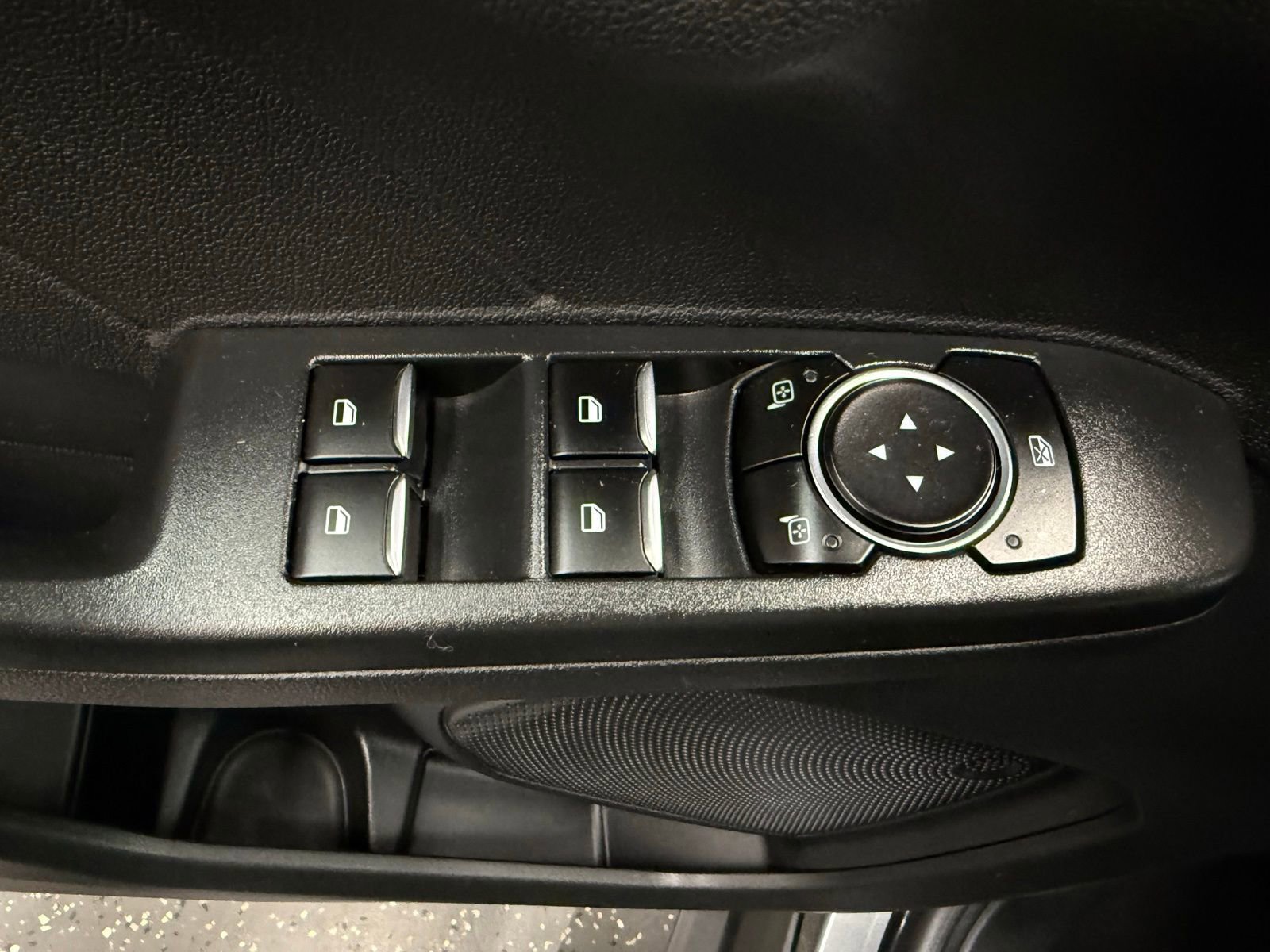 Used 2023 Ford Escape ST-Line Select AWD/4WD image 10