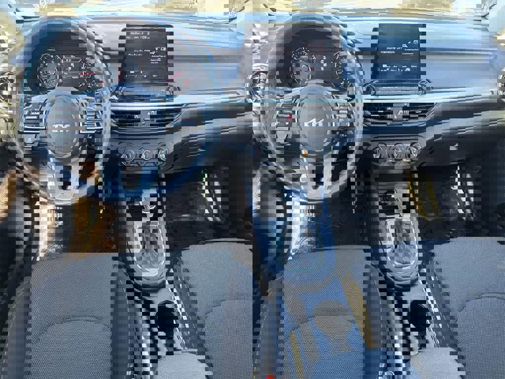 Used 2024 Kia Forte LXS image 11