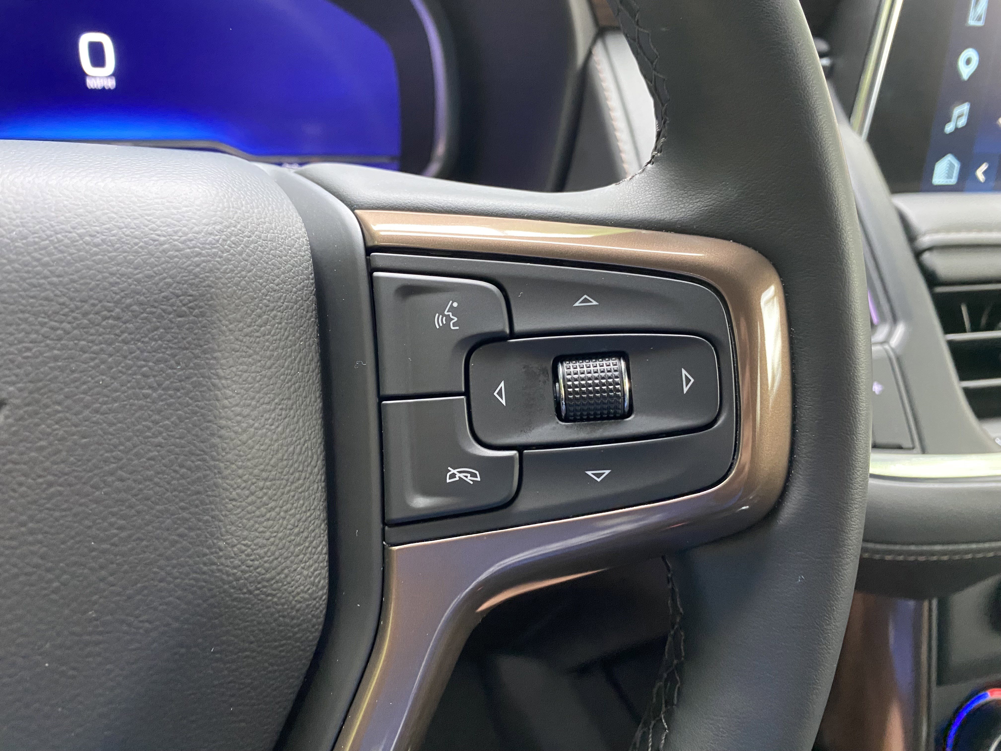 Used 2024 Chevrolet Tahoe High Country AWD/4WD image 21