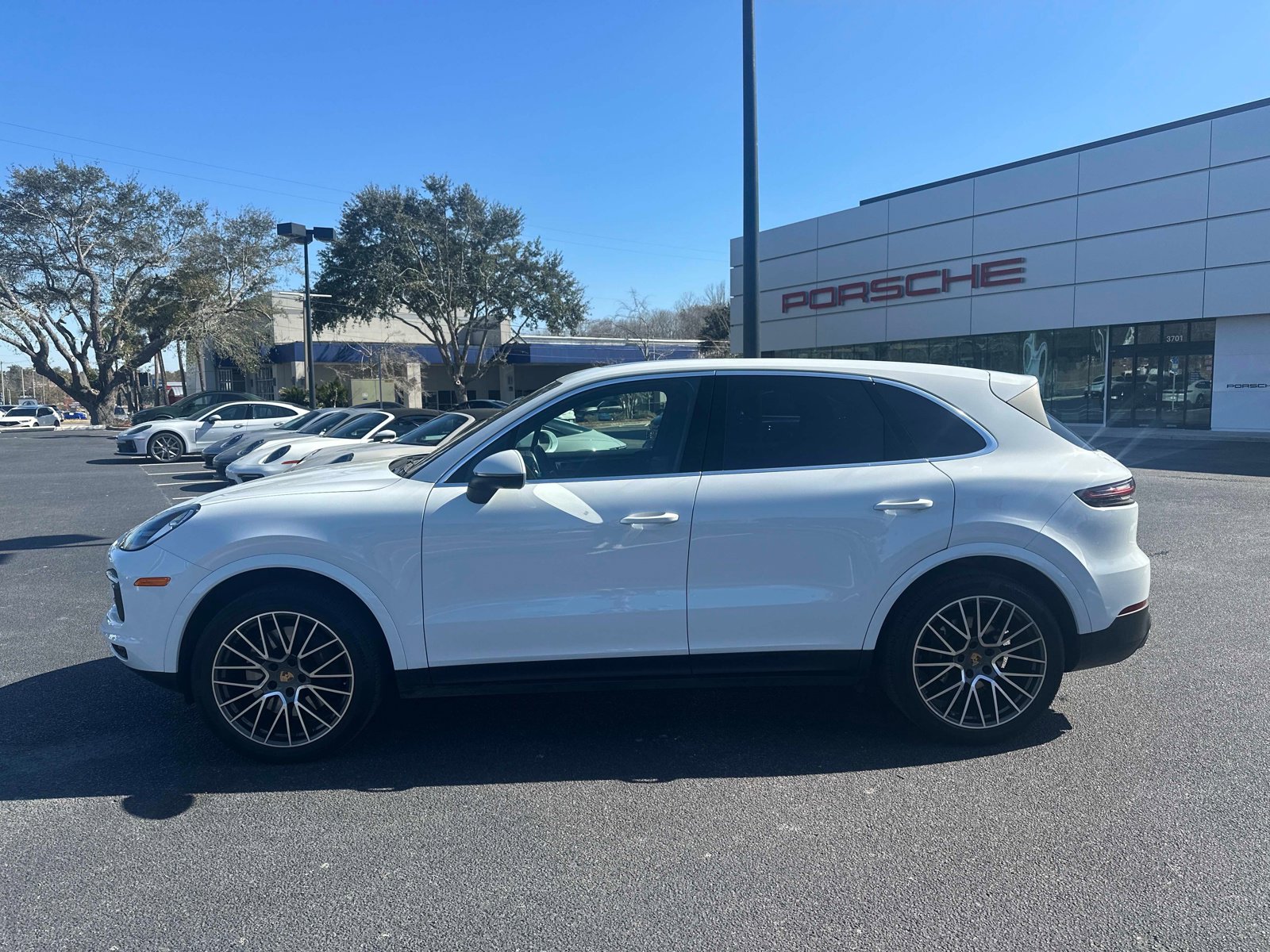 Certified 2023 Porsche Cayenne image 2