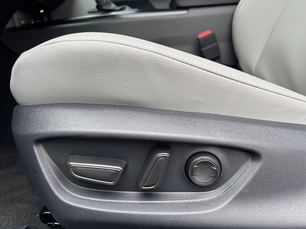 New 2026 Toyota Camry SE w/ Convenience Package FWD image 9