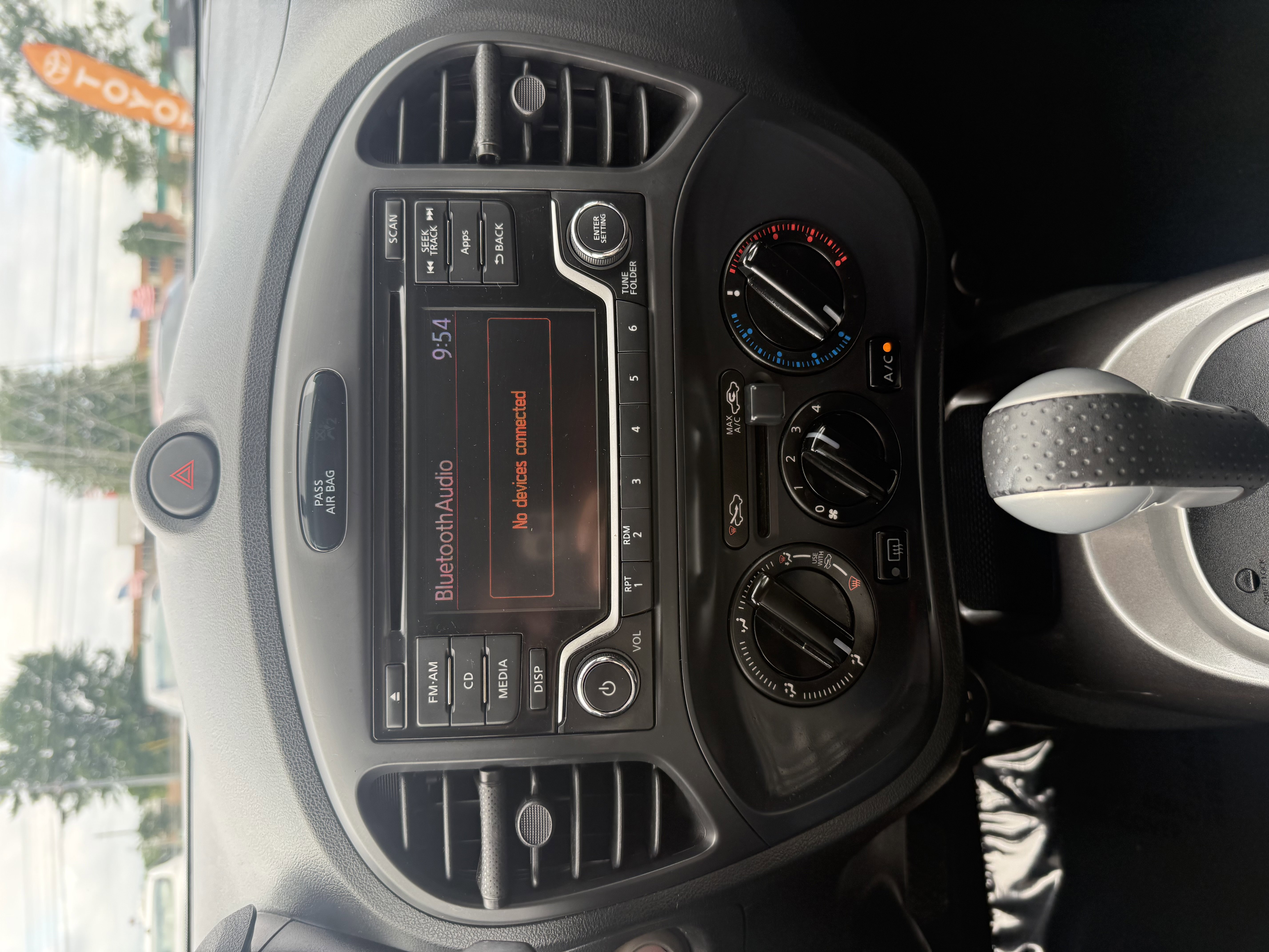 Used 2016 Nissan Juke S FWD image 14