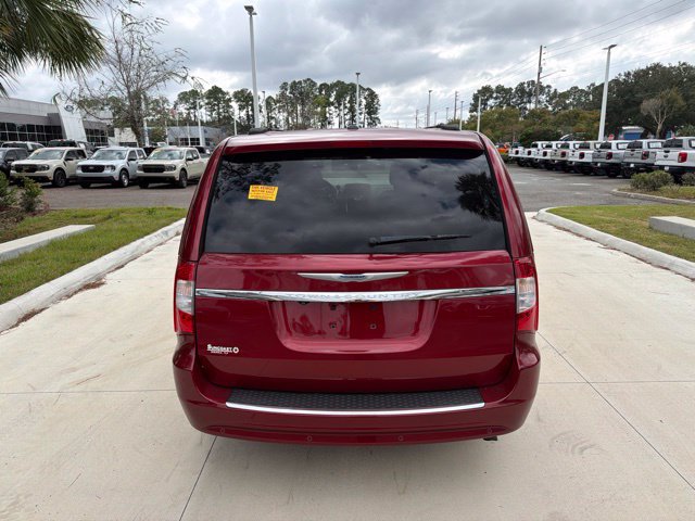 Used 2015 Chrysler Town & Country Touring-L w/ Driver Convenience Group FWD image 6