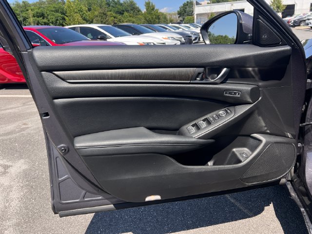 Used 2022 Honda Accord EX-L image 10
