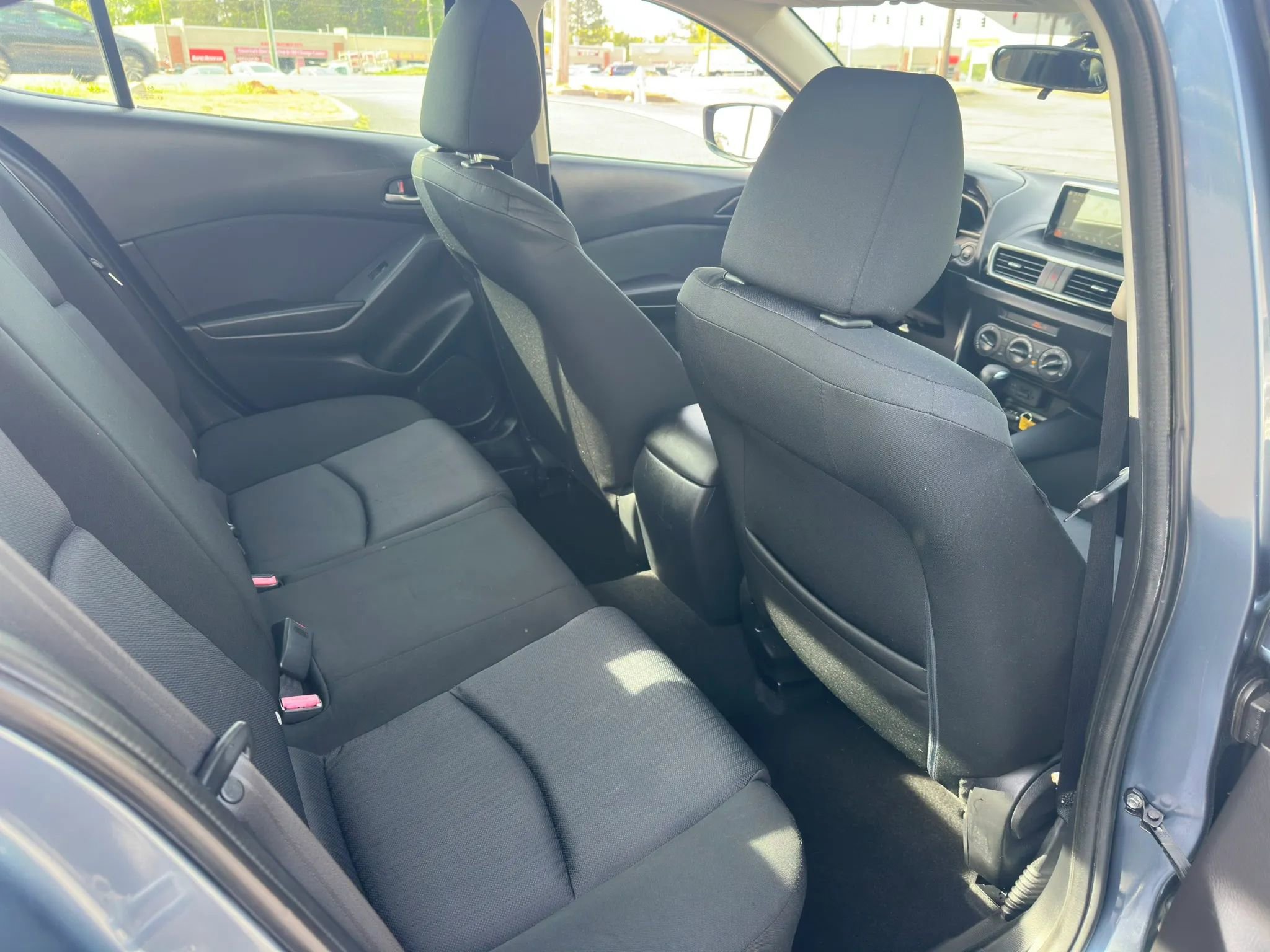 Used 2015 MAZDA MAZDA3 i Sport FWD image 12