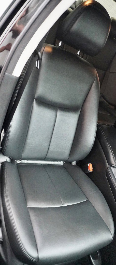 Used 2017 INFINITI Q50 Signature Edition w/ All Weather Package (L93) image 9