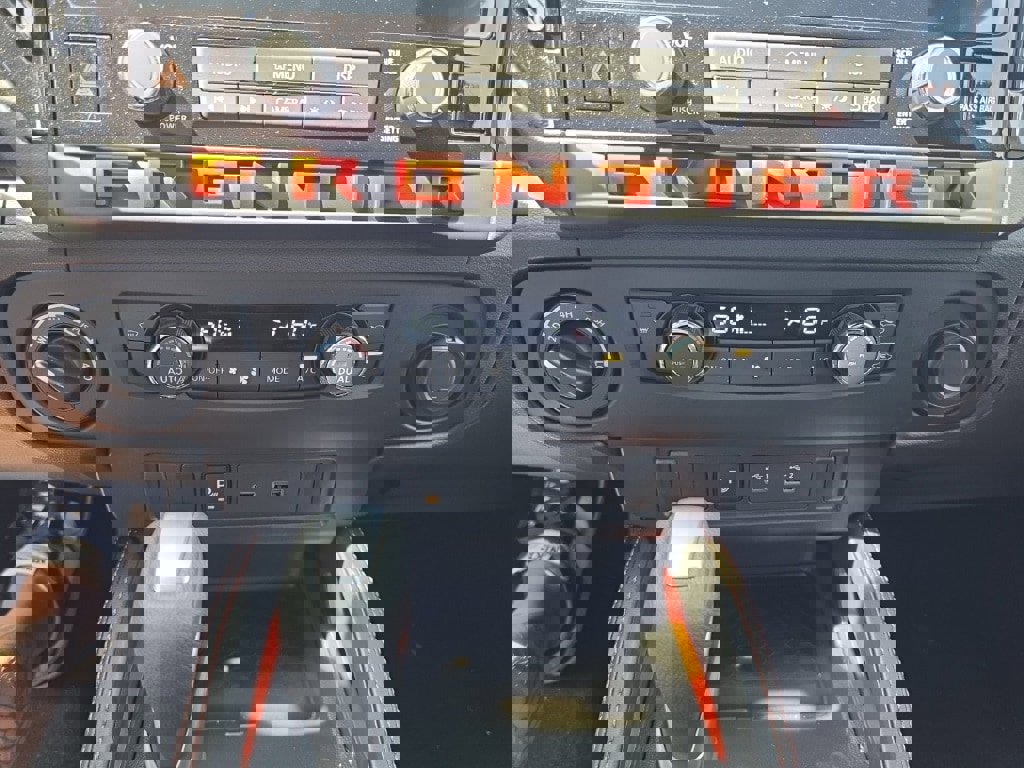 New 2025 Nissan Frontier PRO-4X image 25