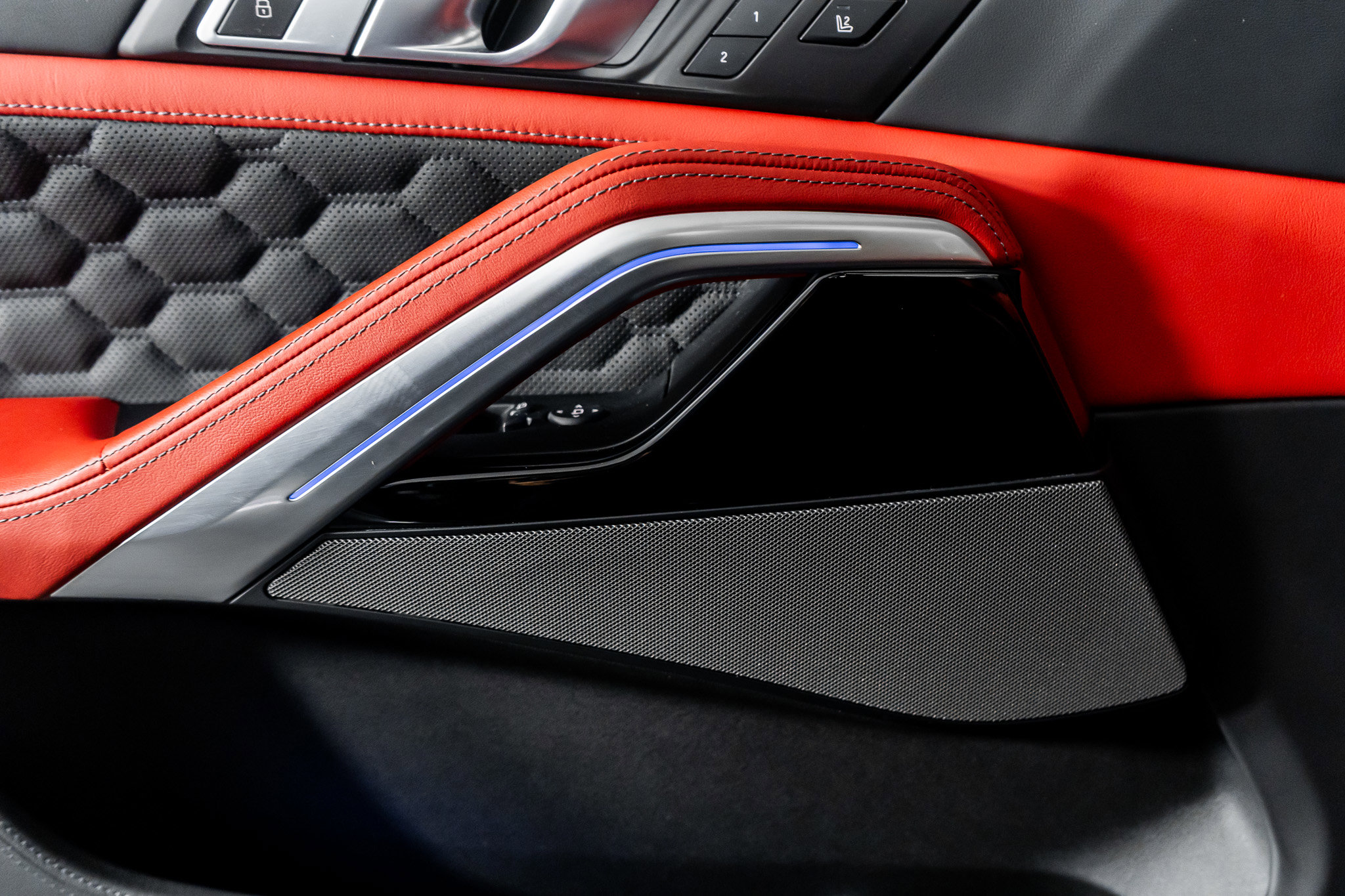 Used 2025 BMW X6 M Competition image 47