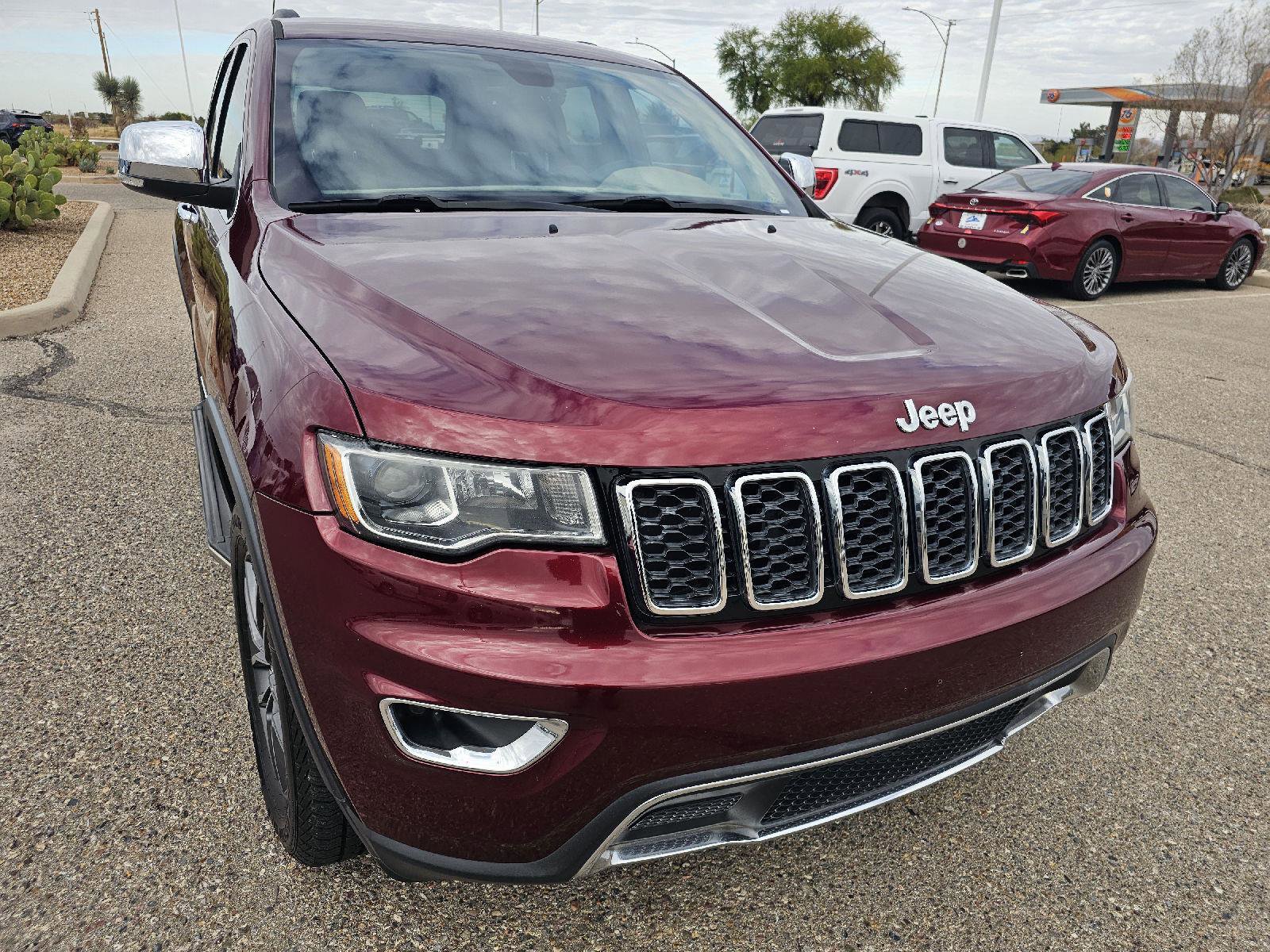 Used 2017 Jeep Grand Cherokee Limited image 12