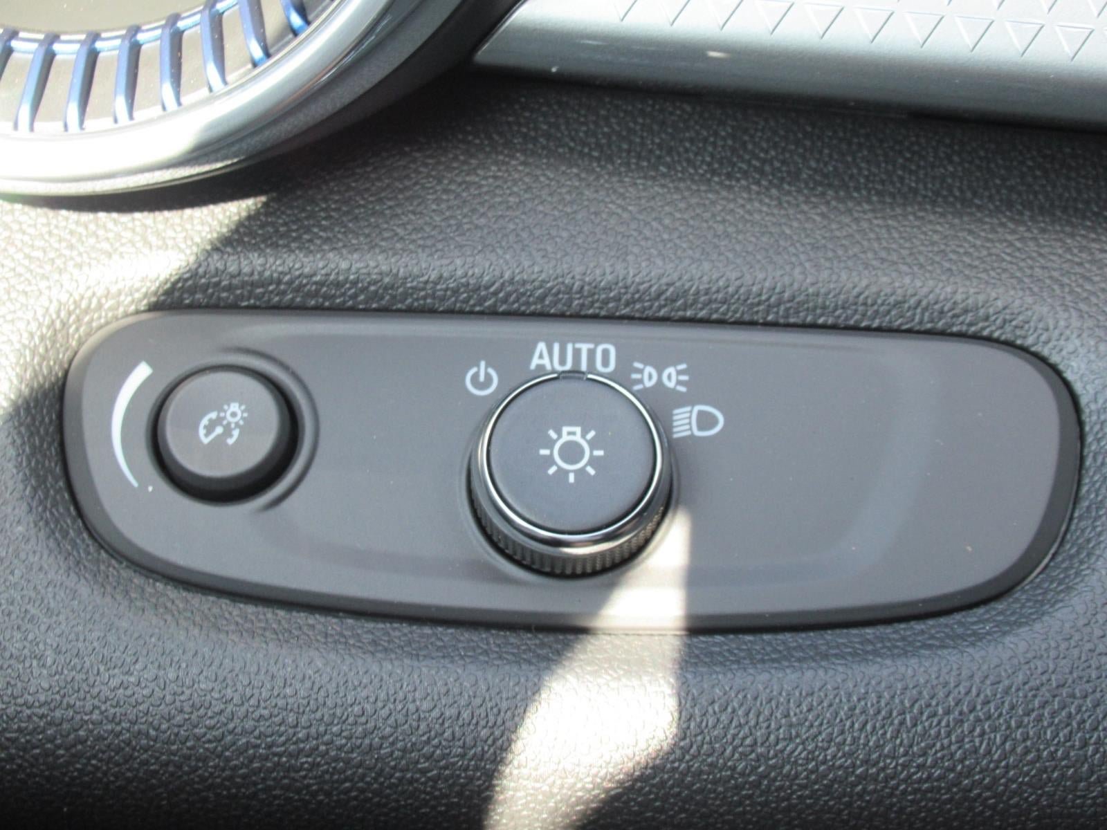 New 2026 Chevrolet Trax LT w/ Driver Confidence Package FWD image 22
