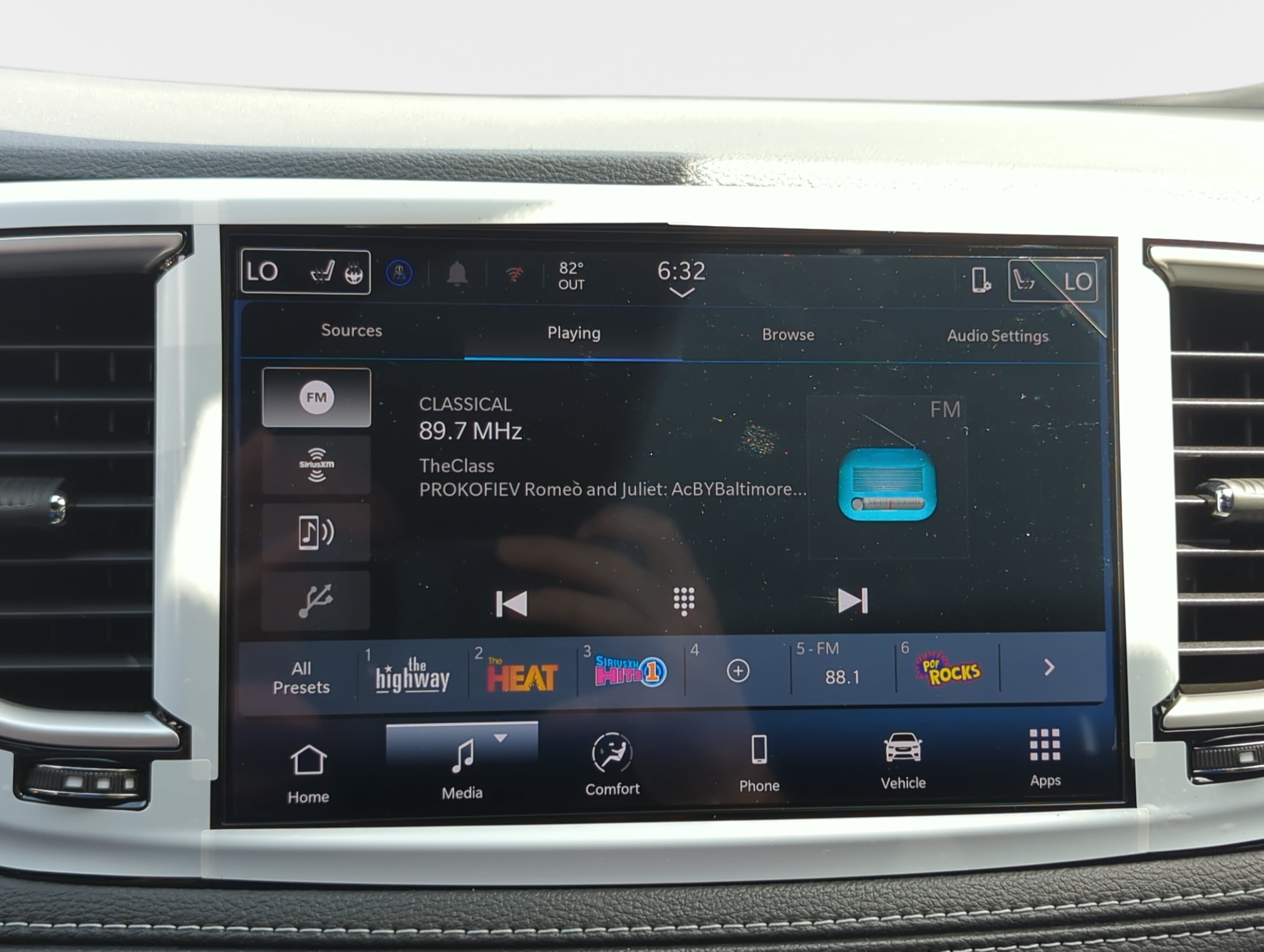 New 2027 Chrysler Pacifica Select AWD/4WD image 19