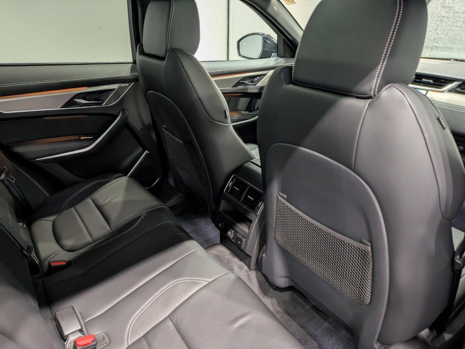New 2026 Jaguar F-PACE R-Dynamic S AWD/4WD image 21