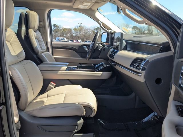 Used 2022 Lincoln Navigator Reserve image 30