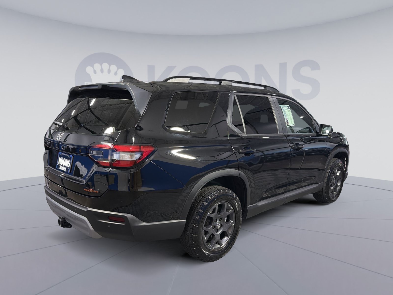 Used 2025 Honda Pilot TrailSport image 7