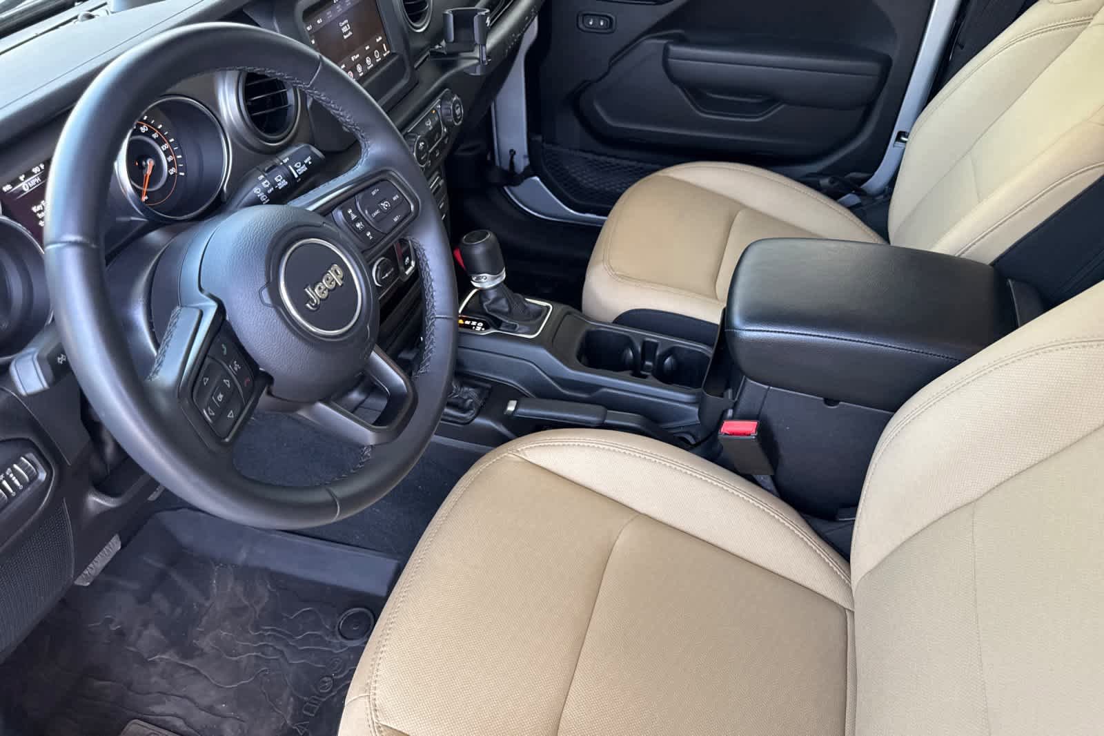 Used 2022 Jeep Wrangler Sport AWD/4WD image 14