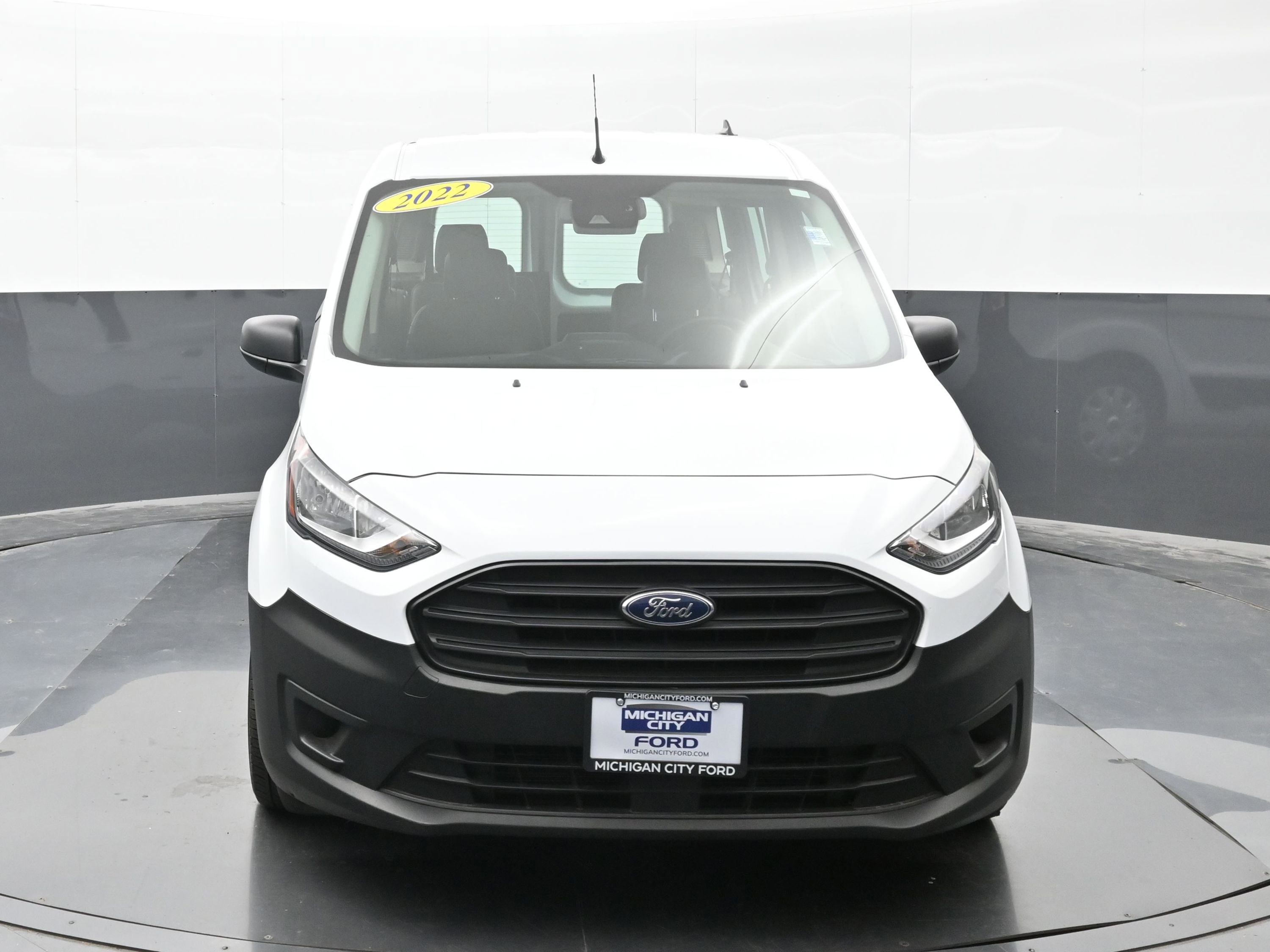Used 2022 Ford Transit Connect XL image 2